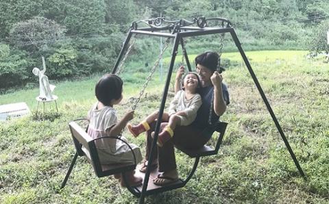 家庭用 ブランコ ゆりかご ヨーロピアンタイプ ツヨニー ガーデニング アウトドア アウトドアグッズ 天然木 アイアンウッド インテリア ぶらんこ おもちゃ プレゼント ギフト 贈り物 高知県 黒潮町［(S)1587］