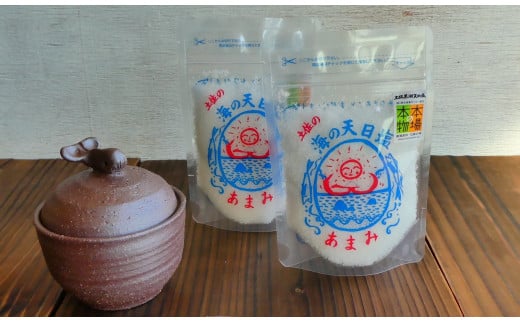 クジラ の 塩壷 と 塩さじ の セット（ 土佐 の海の 天日塩 「あまみ」 2袋付き）［1652］