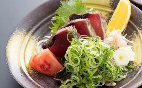 藁焼き かつおたたき 鰹たたき カツオたたき 2節セット 約 560g 高知県 黒潮町 土佐佐賀水産 わら焼き タタキ 鰹 カツオ 刺身 半解凍 調理用 冷凍 海鮮 魚介類 土佐 かつおのたたき 鰹のたたき タレ付き 80ml×2 丼用 刺身用 ご飯のお供 海鮮セット 魚料理 かつおセット［1552-4］