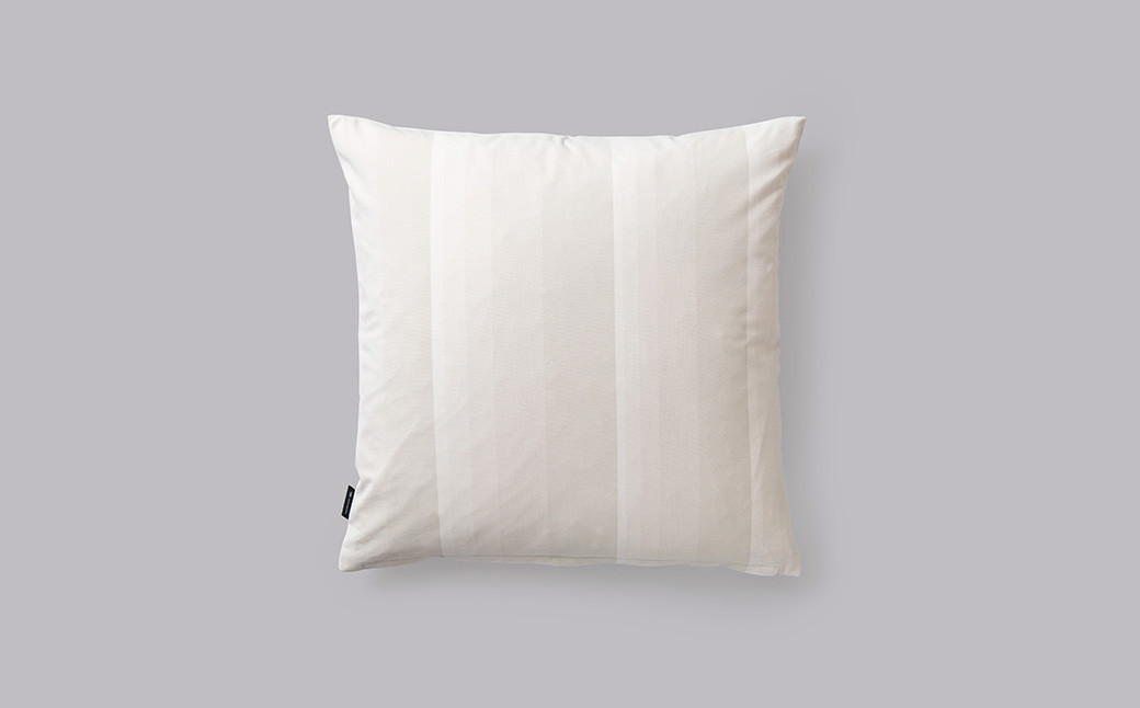 【無伴奏 白】<KUMASHIMA>クッションカバー（45角）