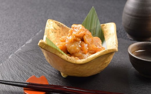 【指定日必須】【北九州オンリーワン企業 ふく太郎本部】とらふく身皮ユッケ風味 約250g×4 合計約1kg トラフク ふぐ フグ トラフグ 河豚 冷凍 国産 福岡県 北九州市