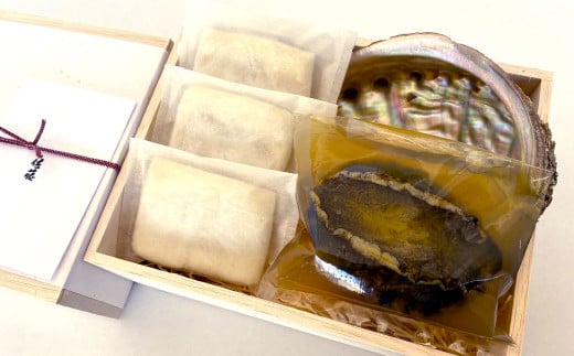 お料理佐藤 からすみ餅3個 と 天然鮑の柔らか蒸し の詰め合わせ