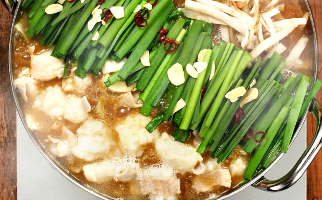 【もつ2倍】博多もつ鍋 ( 味噌味 )  3人前 牛もつ 600g 味噌スープ ちゃんぽん麺 薬味 にんにく 唐辛子 鍋 モツ鍋 ホルモン 牛肉 お肉 小腸 名物 もつ鍋 国産 冷凍