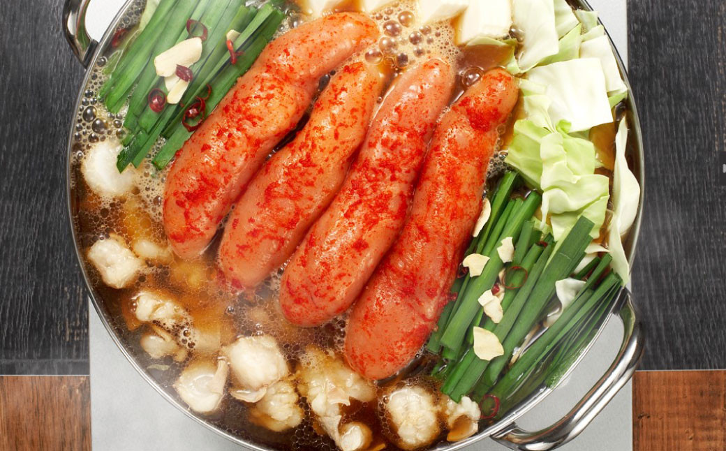 【もつ2倍】博多明太もつ鍋 ( 醤油味 )  3人前 牛もつ 600g 醤油スープ ちゃんぽん麺 辛子明太子 薬味 にんにく 唐辛子 鍋 モツ鍋 ホルモン 牛肉 お肉 小腸 めんたいこ 名物 もつ鍋