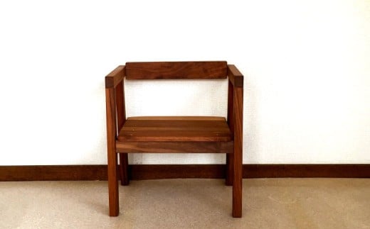 子供用の椅子 1脚