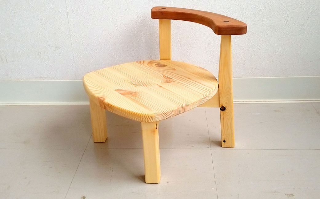 子供用 チェア 【手づくり家具】 1脚 パイン (欧州赤松) 木製 椅子 手作り 木材 子ども用 キッズ 天然木 完成品 ギフト 贈り物