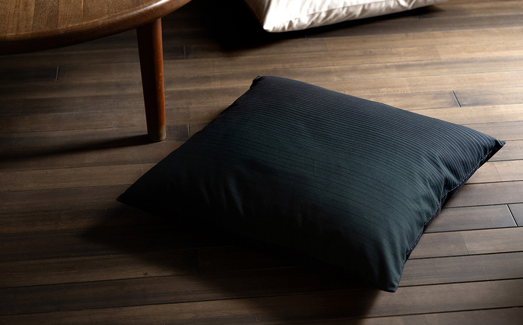 【深い森】<KUMASHIMA>座布団カバー 銘仙判（55×59cm）