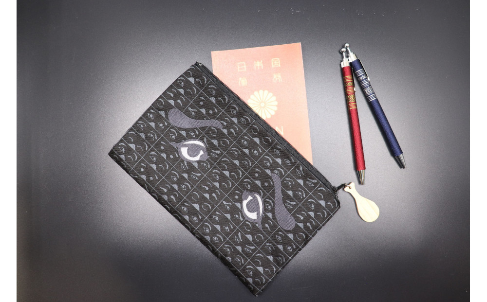 博多織にわかポーチ（黒）Ｗ約21cm×Ｈ約13cm