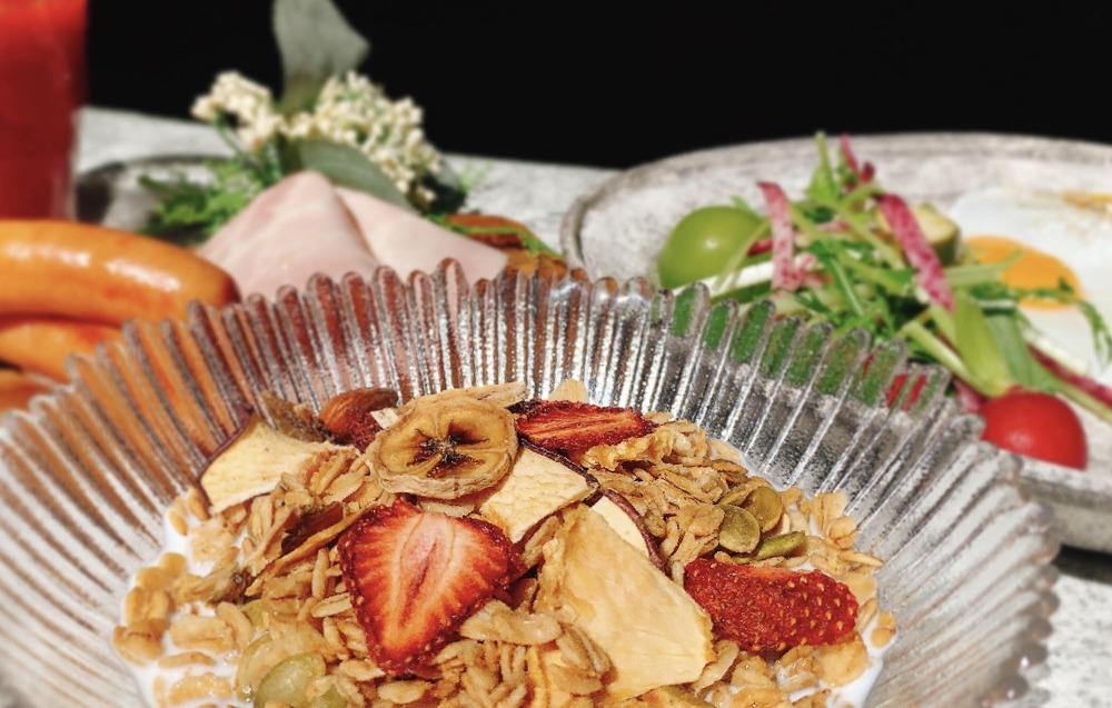 博多あまおう使用！【オーガニックオートミールのグラノーラ　博多BLANCギフトセット】