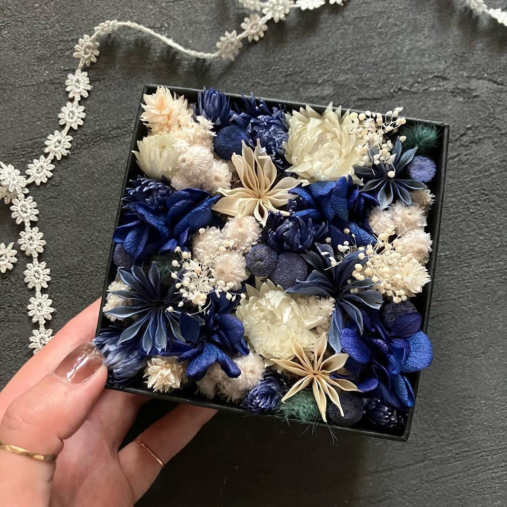青と白のお花を集めたドライフラワーボックス/Sサイズ（福岡市）
