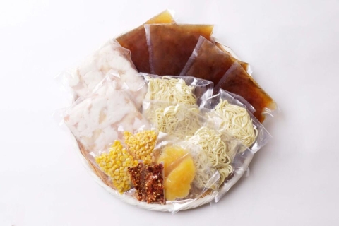 創業1981年　博多もつ鍋　宗家　赤門屋　牛もつ鍋4人前（醤油味）