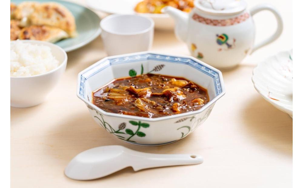 福岡市の中華料理屋「ぱんだのゴハン」の中華6品セット（博多もつ麻婆/海老チリ/山椒辛子明太子/熊猫餃子/糸島ハス飯/黒酢スブタ）