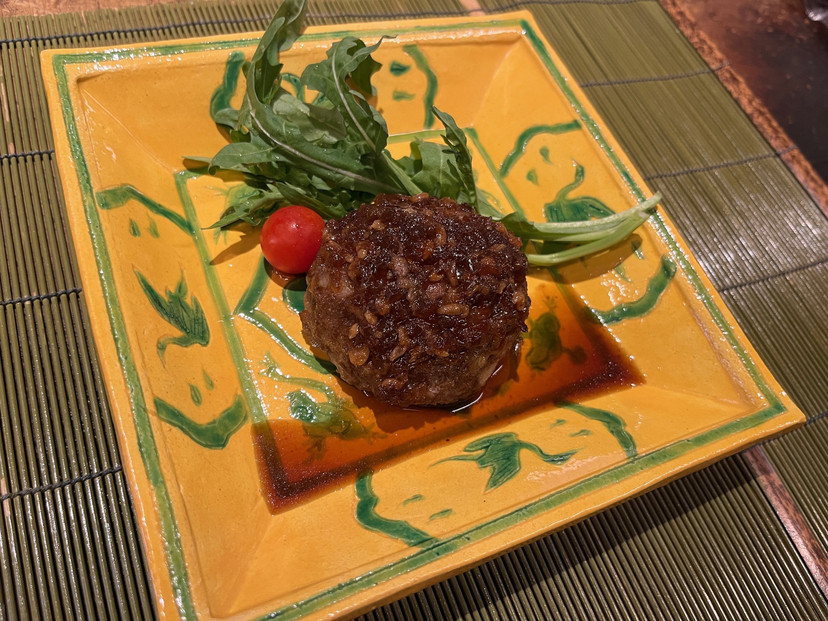 博多割烹店の博多和牛特製いちじくソースのハンバーグ4ケ（１ケ約110g)