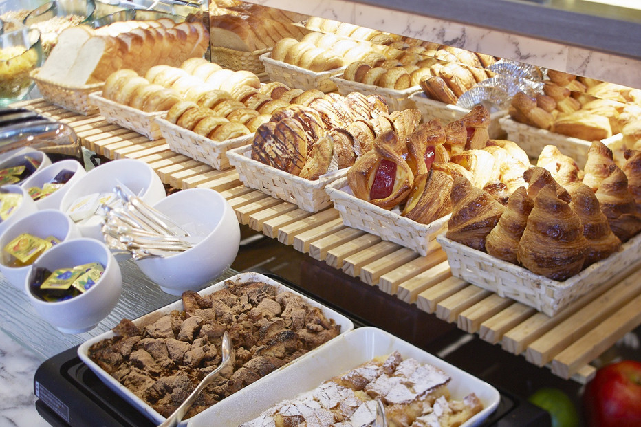 【ホテルニューオータニ博多】平休日1泊朝食付 ペア宿泊券《モデレートツイン》