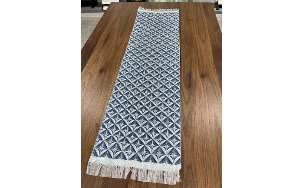 博多織テーブルランナー　切子柄（青）150cm×31cm