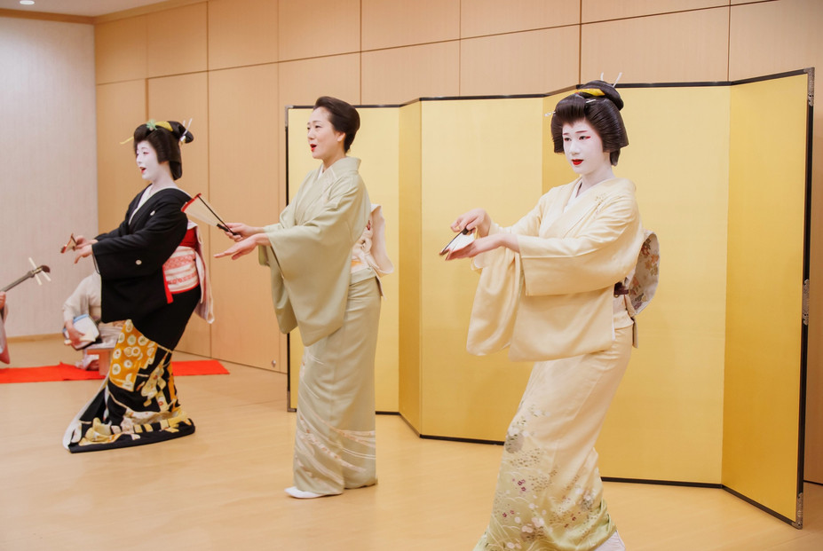 【博多券番 芸妓５～６名】博多伝統芸能館　リクエスト公演