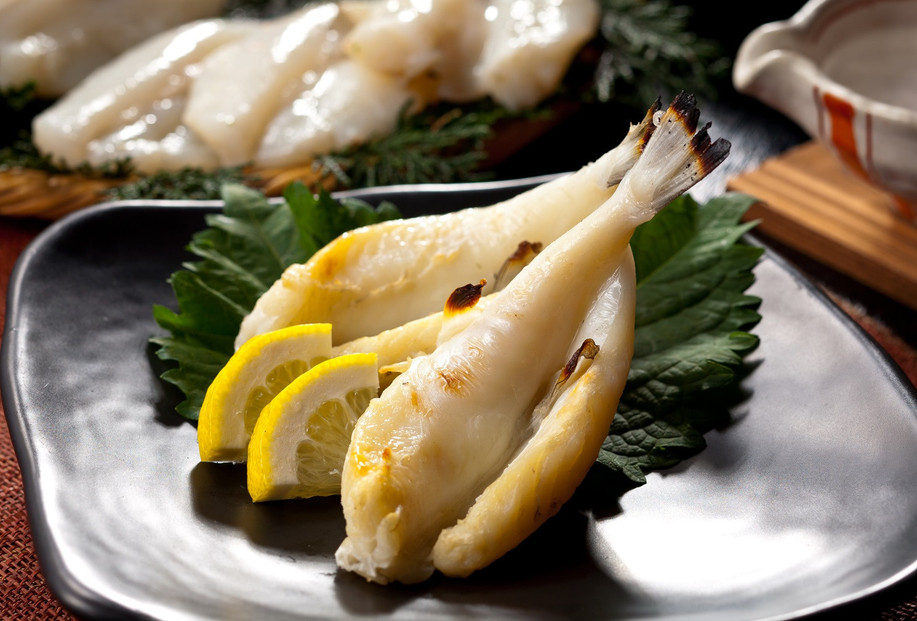 博多製造　”ふぐざんまい”(刺身、たたき、一夜干し、唐揚げ、鍋用切身、茶漬け）