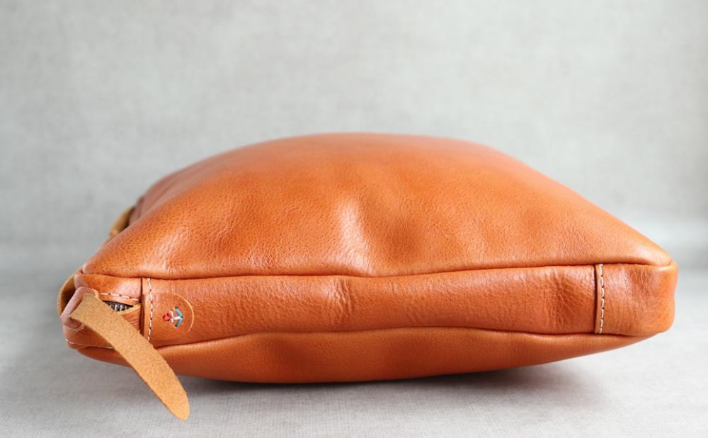 エイジングを楽しむ上質レザークッション【キャメル】 博多革工房 Japlish | ジャプリッシュ