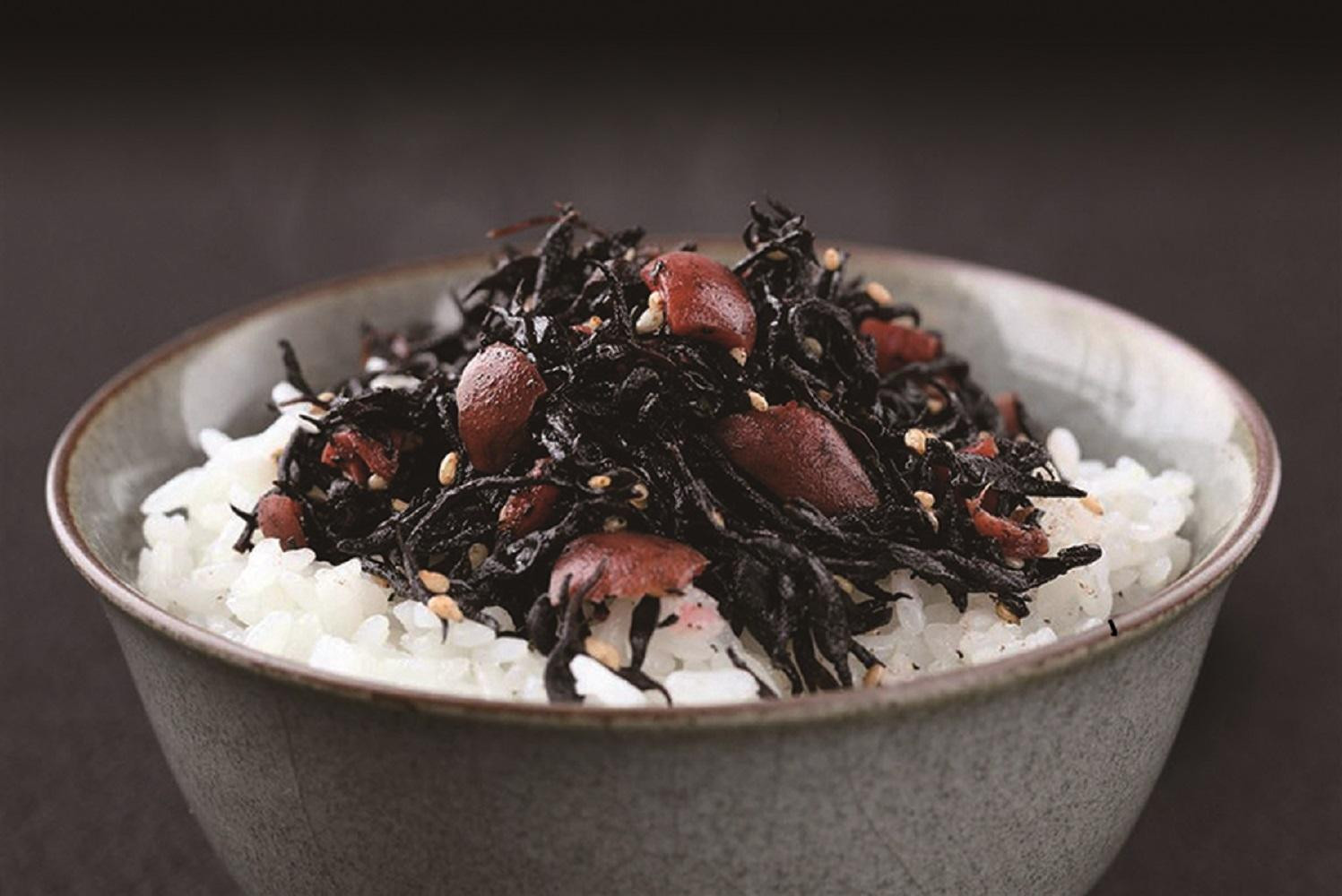 【博多大丸おすすめ品】福岡「ふく富」　千両吟味　無着色辛子明太子250ｇ・梅の香ひじき120ｇセット