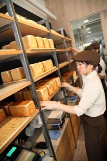 福岡市薬院の食パン専門店・パン屋むつか堂 高級食パンセット 角型食パン１本・つぶあん食パン１本　