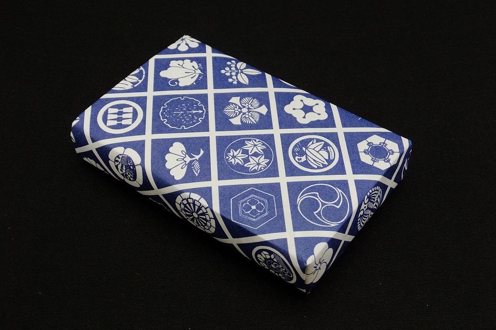 福岡市から！かわいいネコの透かし彫り櫛