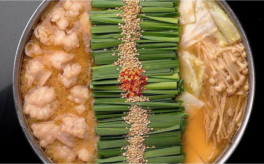 ＜福岡市からお届け＞博多もつ鍋前田屋　みそ味・しょうゆ味食べ比べ　４～６人前