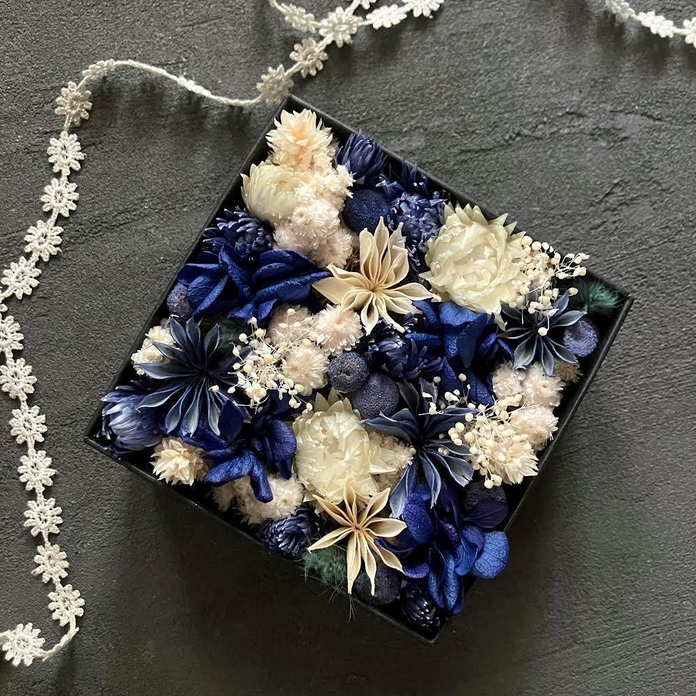 青と白のお花を集めたドライフラワーボックス/Sサイズ（福岡市）
