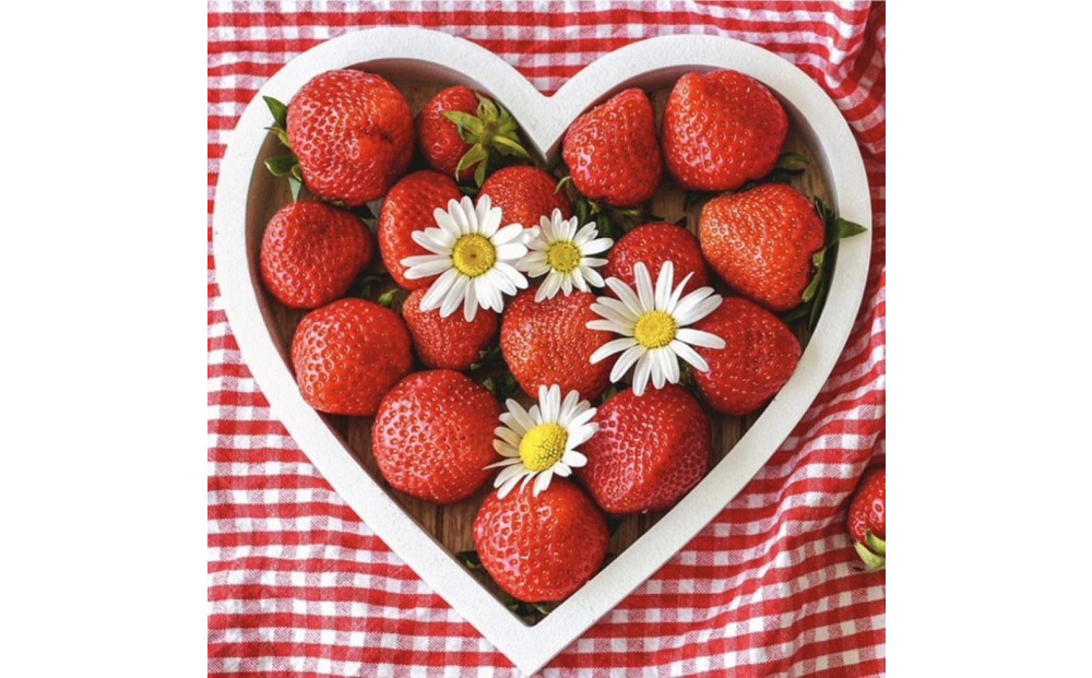 福岡県産完熟あまおういちご（約270g×4パック）