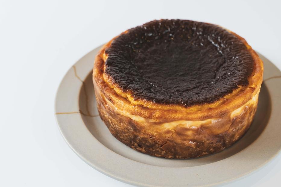 博多のおやつ　極幻バスクチーズ　12cm １個