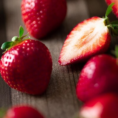 【11月下旬より順次発送】苺本来の酸味と甘み!贈答用あまおう 24-30粒(大牟田市)【配送不可地域：離島・北海道・沖縄県】