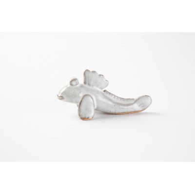 ムツゴロウ箸置き(白雪崩釉)