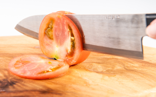 【刀匠四郎國光一門】《刀鍛冶が造る本格包丁》鋼入りステンレス菜切り包丁牛刀型(両刃)【配送不可地域：沖縄県】