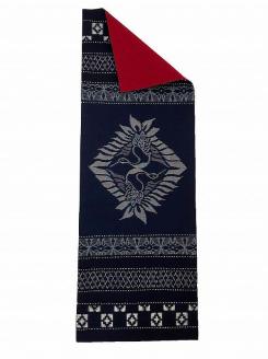 久留米絣テーブルセンター 向かい鶴_J久留米絣 テーブルセンター 幅 約 34.5 cm x 長さ 約 97.5 cm 柄 向かい鶴 伝統 工芸品 手織り 藍染め タペストリー インテリア 綿 100％ パッチワーク お任せ 手作り 職人 技術 重要無形文化財 和風 福岡県 久留米市 送料無料_k032-TUR