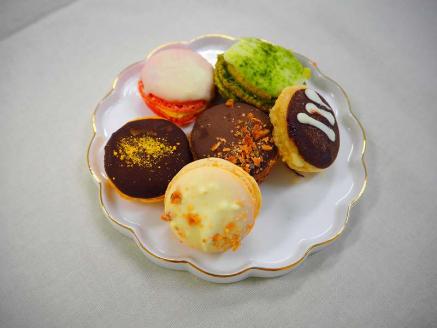 マカロン6個セット_マカロン 1箱 6個入り セット ショコラ はちみつ ストロベリー オランジュ 抹茶 バニーユ 着色料不使用 デコレーション おしゃれ かわいい お菓子 スイーツ デザート カラフル 冷凍 お土産 洋菓子 お取り寄せ お取り寄せスイーツ 福岡県 久留米市 送料無料_Dw109