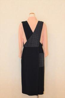 【受注生産】「久留米伝統工芸品」 久留米絣 かぶりエプロン サイズ：着丈110cm_【受注生産】 久留米絣 かぶりエプロン 久留米 伝統工芸品 着丈 110cm のぼり旗 アクセント 紺色 着脱しやすい 綿素材 洗濯可能 簡単 工芸品 和風 伝統 エプロン キッチン 料理 主婦 綿100％ 日用品 お取り寄せ 福岡県 久留米市 送料無料_Ji008