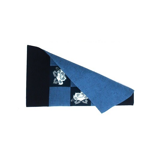 久留米絣（かすり）マット（大）水色_久留米絣 マット 大 1枚 カラー 水色 藍染め 手織り 椿柄 かすり 絣 無地 ランチョンマット テーブルセンター インテリア 裏面 リバーシブル テーブルリネン ティータイム 国産 伝統工芸品 工芸品 手作り 日用品 福岡県 久留米市 送料無料_Jk037-AQU