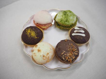 マカロン6個セット_マカロン 1箱 6個入り セット ショコラ はちみつ ストロベリー オランジュ 抹茶 バニーユ 着色料不使用 デコレーション おしゃれ かわいい お菓子 スイーツ デザート カラフル 冷凍 お土産 洋菓子 お取り寄せ お取り寄せスイーツ 福岡県 久留米市 送料無料_Dw109