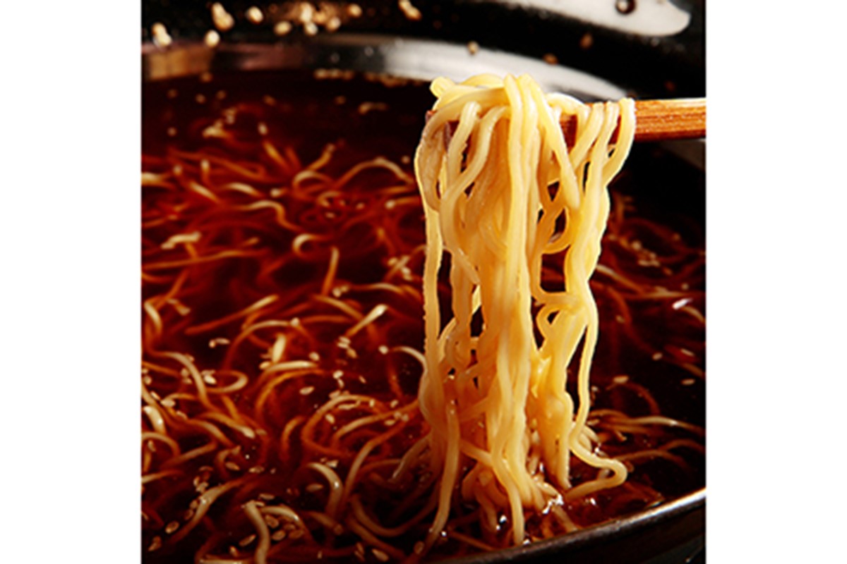 【C8-016】九州産黒毛和牛もつ鍋（醤油）3～4人前 やみつき手羽から付