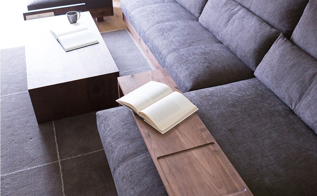 天然木のサイドテーブル/ウォールナット材またはオーク材【HIRASHIMA】 LIBERIA PLUS Side Table 028 受注生産