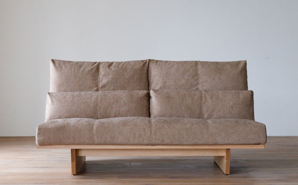 座り心地を追求した ソファ と上質な手触りの カウンター / ウォールナット材 または オーク材 【HIRASHIMA】 SERENITA Sofa 168 ファブリック 受注生産