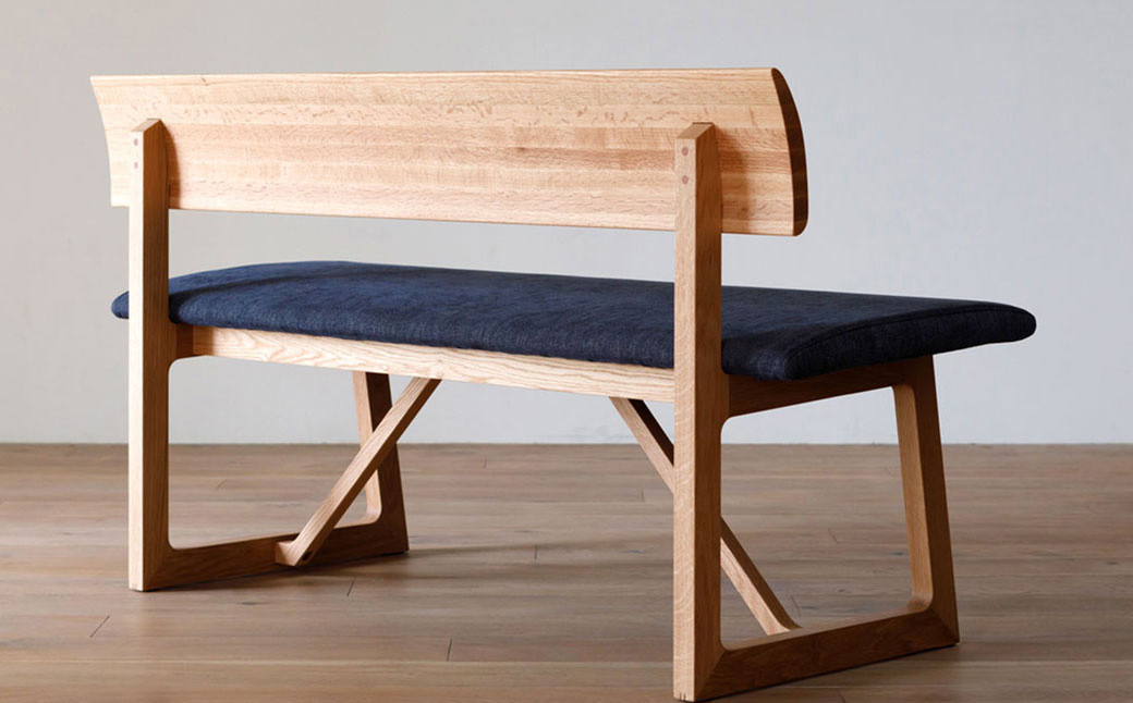 天然木 の上質な手触りと柔らかなかけ心地 ダイニングベンチ / ウォールナット材 または オーク材 【HIRASHIMA】 ELEVATO Bench126 ファブリック 受注生産