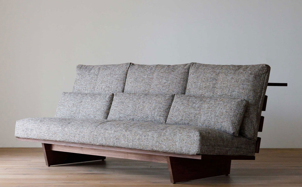 座り心地を追求した ソファ と上質な手触りの カウンター / ウォールナット材 または オーク材 【HIRASHIMA】 SERENITA Sofa 210 ファブリック 受注生産