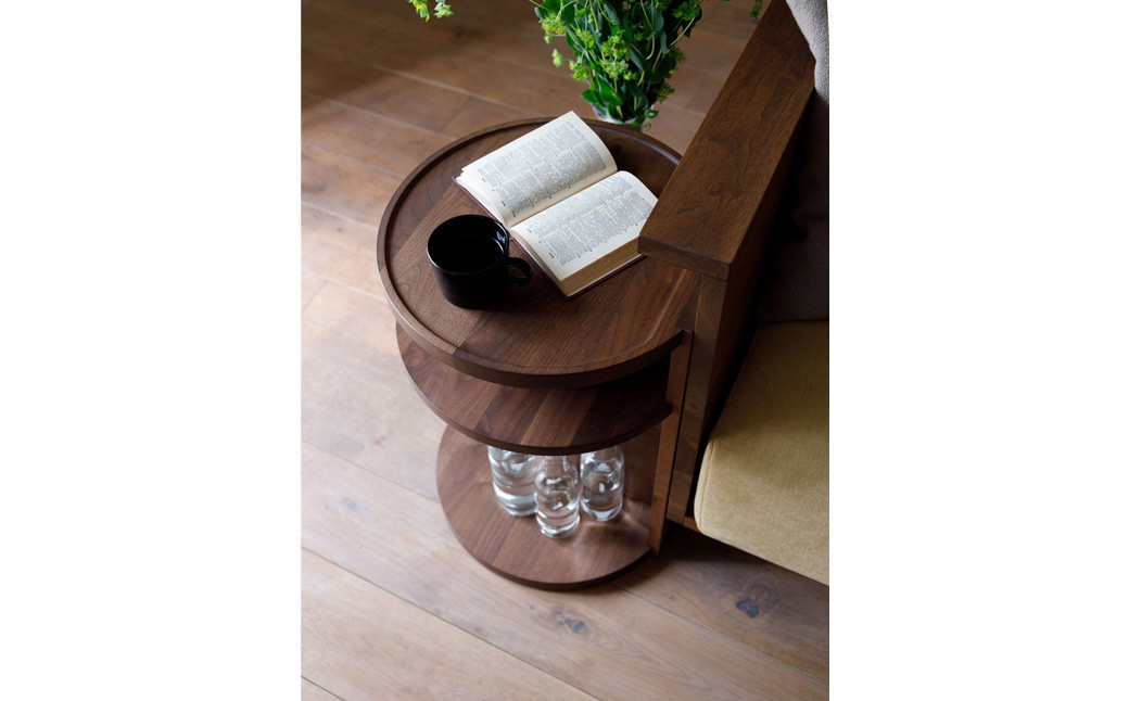 天然木 の サイドテーブル / ウォールナット材 または オーク材 【HIRASHIMA】 CARAMELLA Circle Side Table 039 受注生産