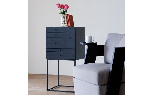 【受注生産】職人が一点一点丁寧に仕上げた力強い天然の木目が美しい収納棚。HIRASHIMA VARIO Chest 042