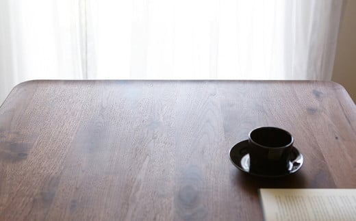 天然木 の上質な手触り ダイニングテーブル / ウォールナット材 または オーク材 【HIRASHIMA】AGILE Dining Table 140 受注生産