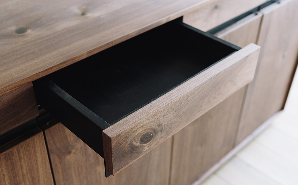 【受注生産】職人が丁寧に仕上げた天然木の存在感ある リビング ボード 。サイドボード収納。 HIRASHIMA LIBERIA PLUS Side Board 086