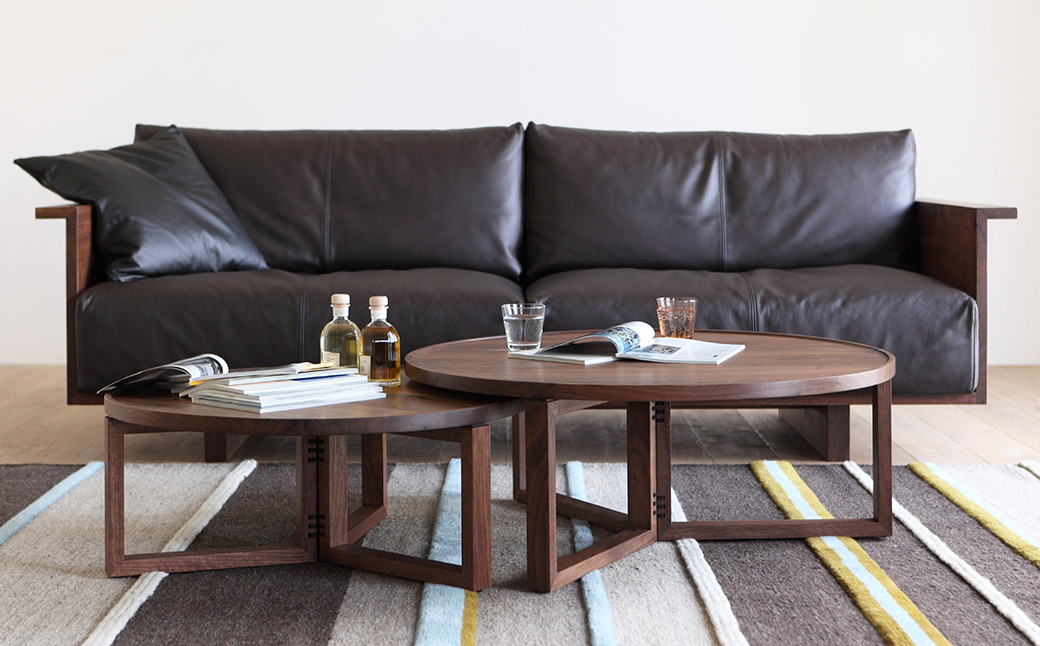 【受注生産】職人が一点一点丁寧に仕上げた美しい天然木の リビング テーブル 。並べても、それぞれ単体でもお使いいただけます。HIRASHIMA SPAGO Circle Table 2 set