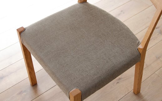 【受注生産】職人が一点一点丁寧に仕上げた力強い天然の木目が美しい ダイニング セット 。HIRASHIMA CARAMELLA ダイニング 4 Set (張地：カプリス)