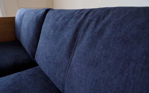 【受注生産】職人が丁寧に仕上げた天然木の存在感と掛け心地の良さが特徴の ソファ。ウォールナット または オーク 。HIRASHIMA CARAMELLA High Sofa 189 (張地：カプリス）