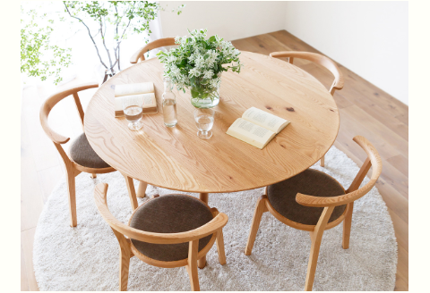 無垢ダイニングテーブル、サークルテーブル、円/ウォールナット材またはオーク材【HIRASHIMA AGILE Circle Dining Table 119】受注生産